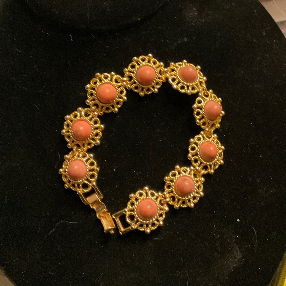 Sarah Coventry Flower Bead Bracelet